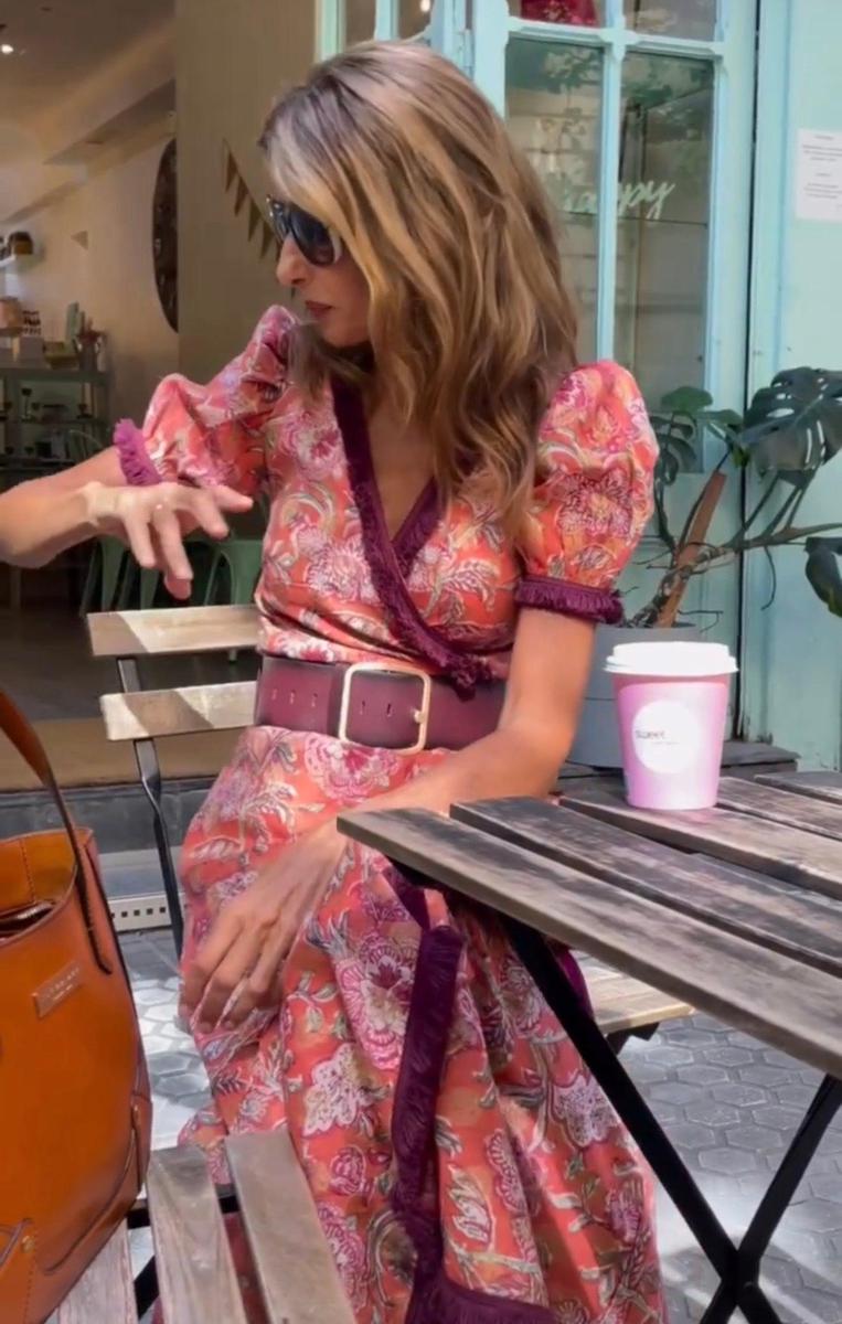 Elegante Roze Maxi Dress: De Jurk die Altijd Past – Letterlijk én qua Stijl